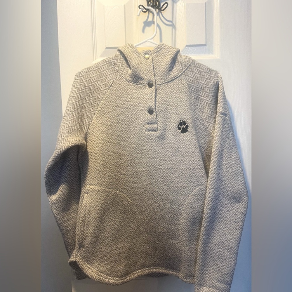 Set of two Great Wolf Lodge Columbia size medium pullovers - Picture 9 of 14